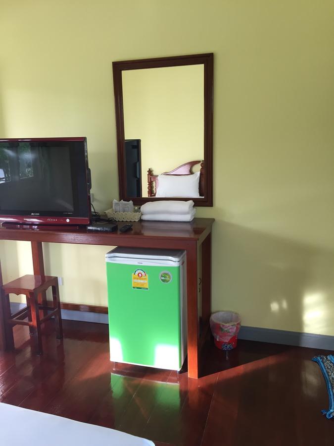 Poon Suk Hotel Kabin Buri エクステリア 写真