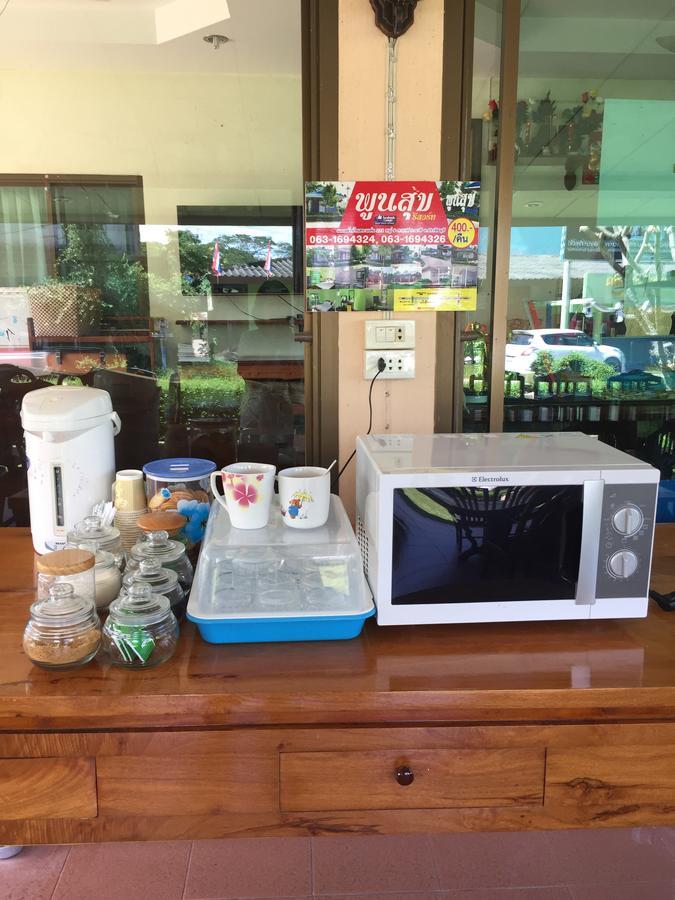 Poon Suk Hotel Kabin Buri エクステリア 写真