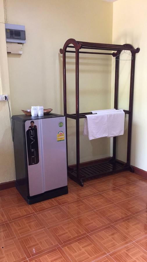 Poon Suk Hotel Kabin Buri エクステリア 写真