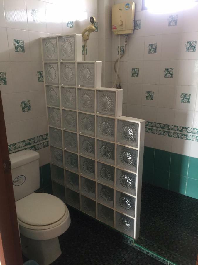 Poon Suk Hotel Kabin Buri エクステリア 写真